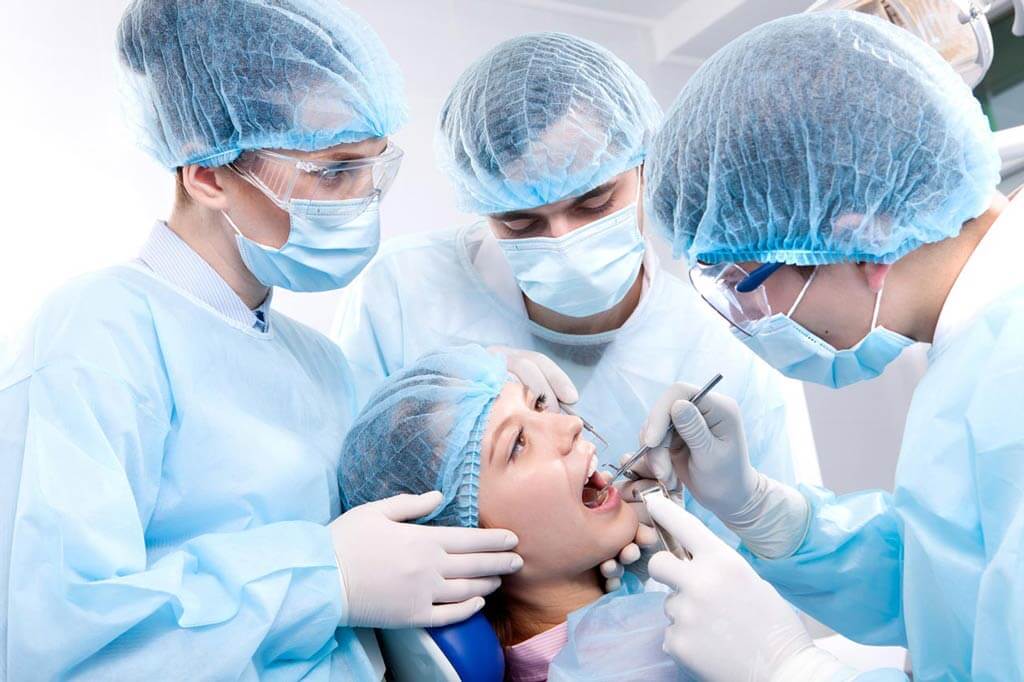 Проведение стоматологической импланталогии